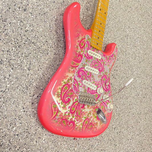 Fender MIJ Pink Paisley (1993-94)