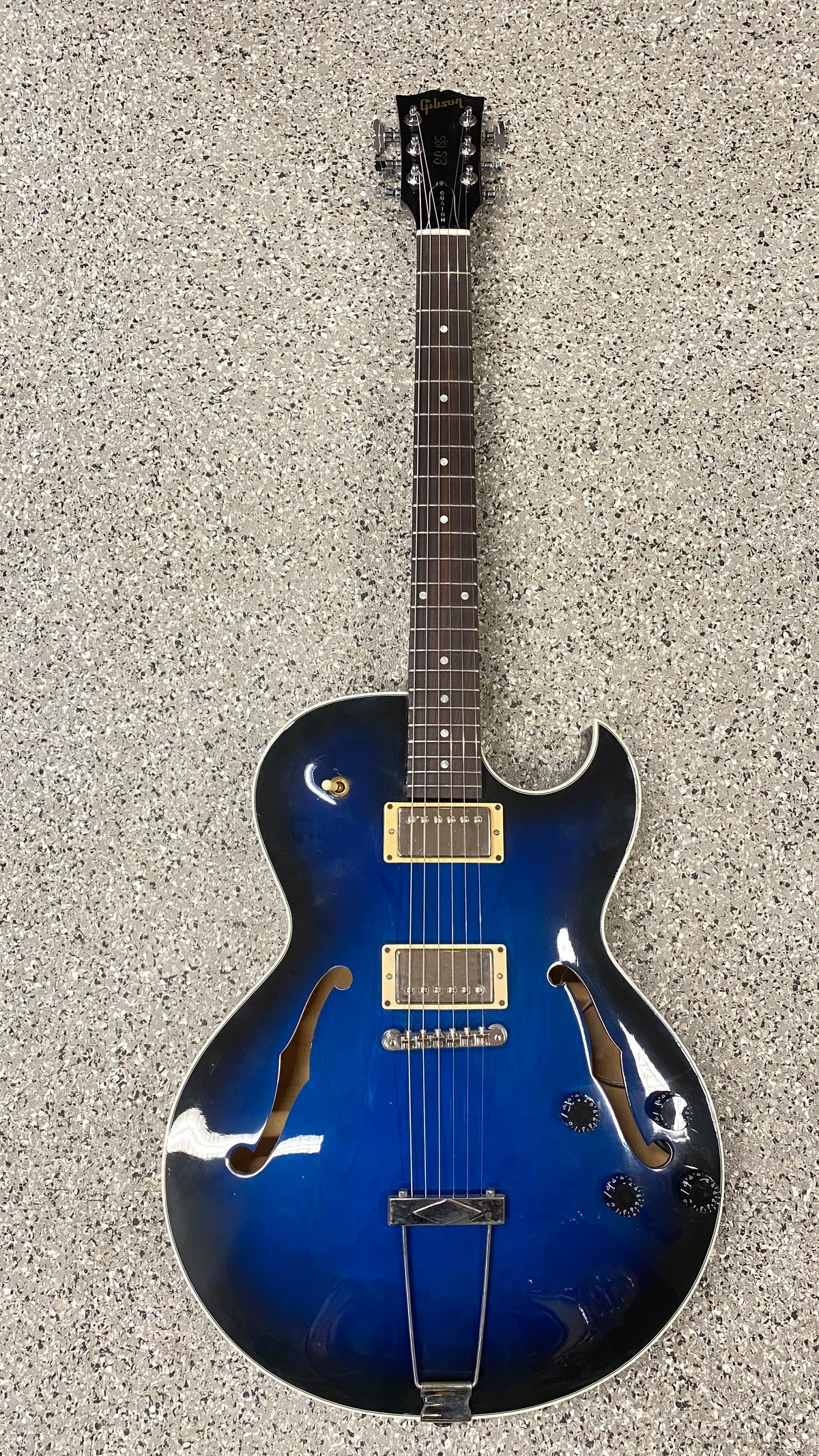 Gibson ES-135 inkl. Case (2002)