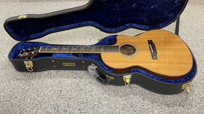 LARRIVEE LSV-11 Vine Inlays inkl. Koffer Western-Gitarre
