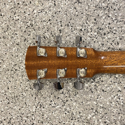 LARRIVEE LSV-11 Vine Inlays inkl. Koffer Western-Gitarre
