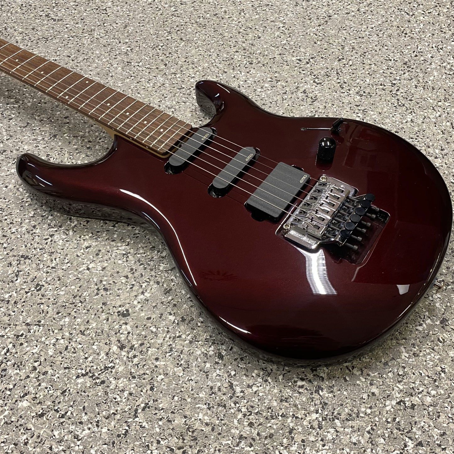Music Man LUKE 1 FR Limited 20th Anniversary Reissue in Pearl Red E-Gitarre