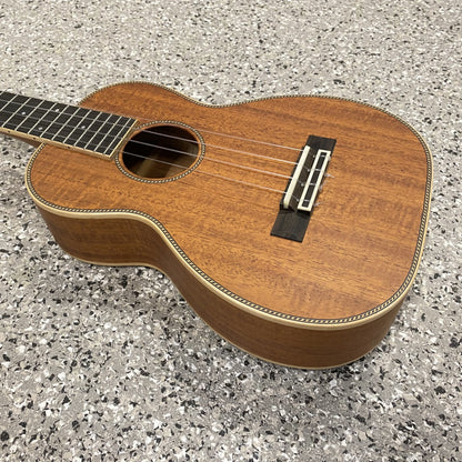 LARRIVEE Ukulele UC-40MM inklusive Transportcase