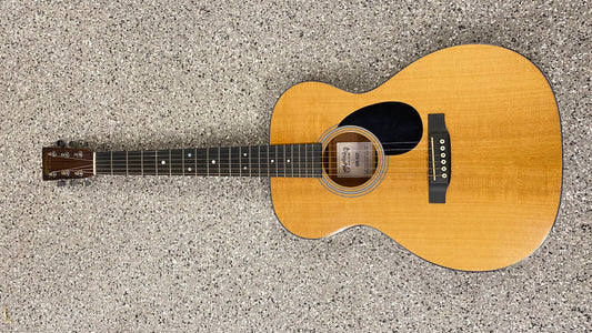 MARTIN USA OM-01 GT  Western-Gitarre