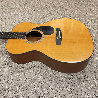 MARTIN USA OM-01 GT  Western-Gitarre