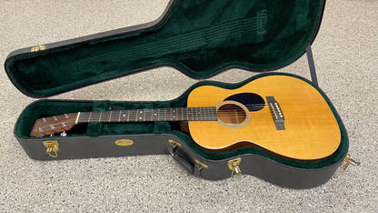 MARTIN USA OM-01 GT  Western-Gitarre