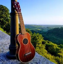 FLIGHT MUS-2 vollmassive Sopran Ukulele im Vintage Style