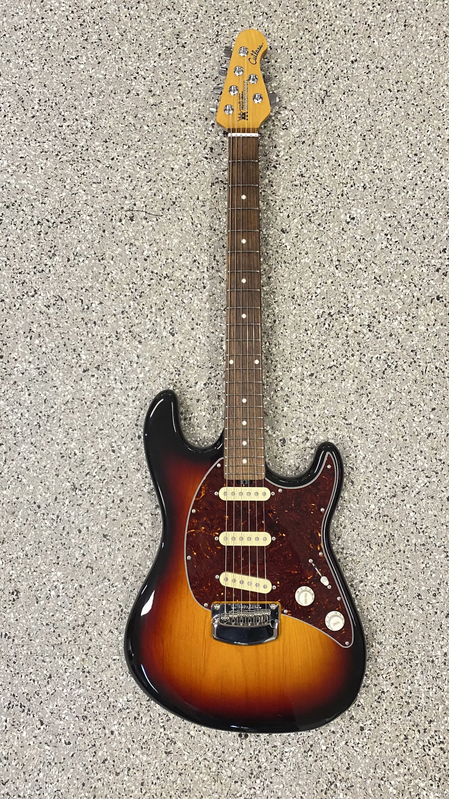 Music Man Cutlass Sunburst E-Gitarre