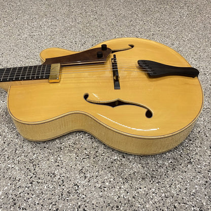 Sagitarius Jiří Navrátil Archtop Guitar E-Gitarre